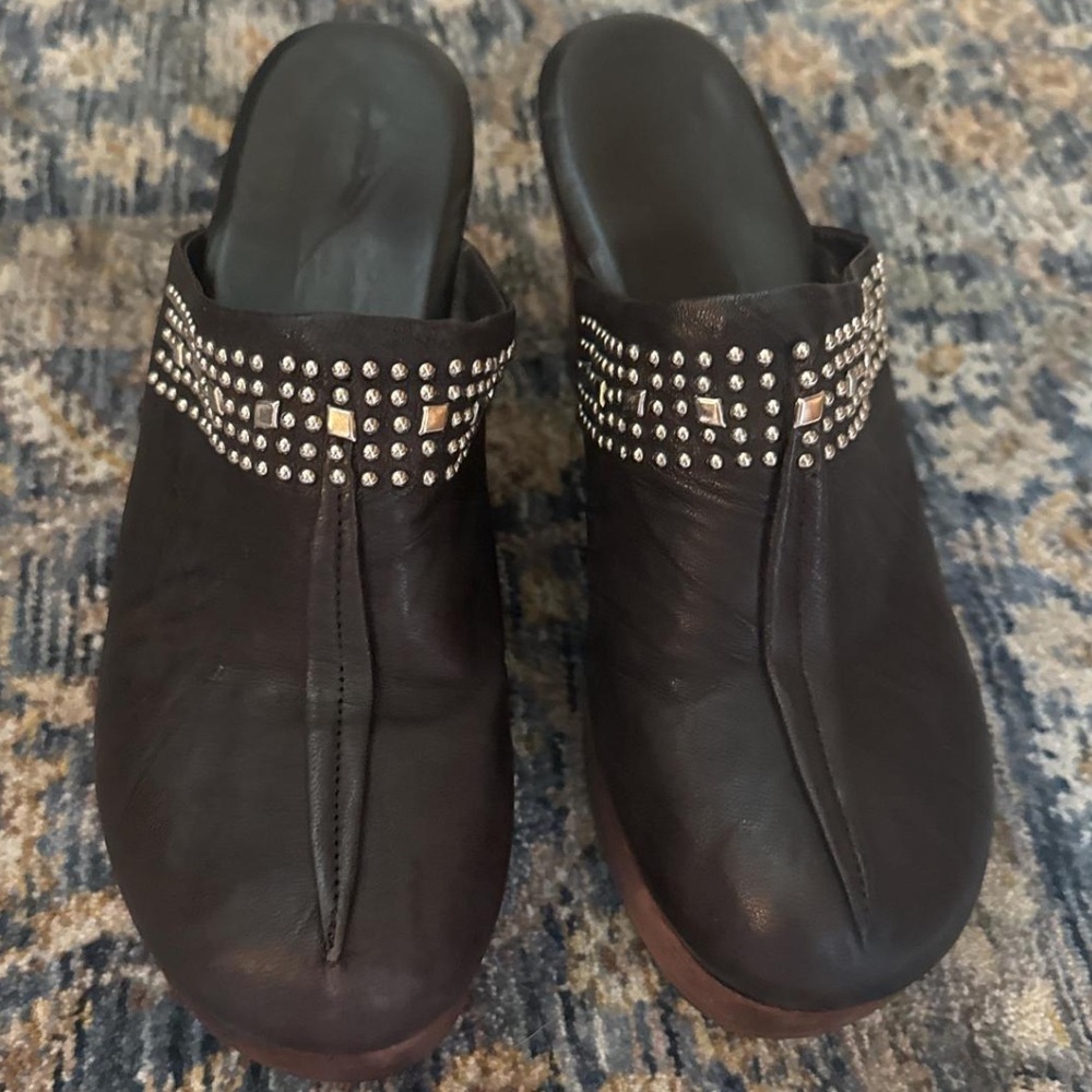Vintage Black Leather Mules with Copper Wood Heel and Studs - Picture 2 of 7